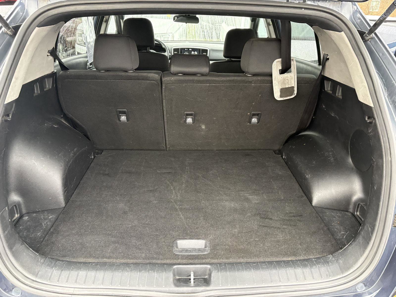 Used 2020 Kia Sportage LX image 25