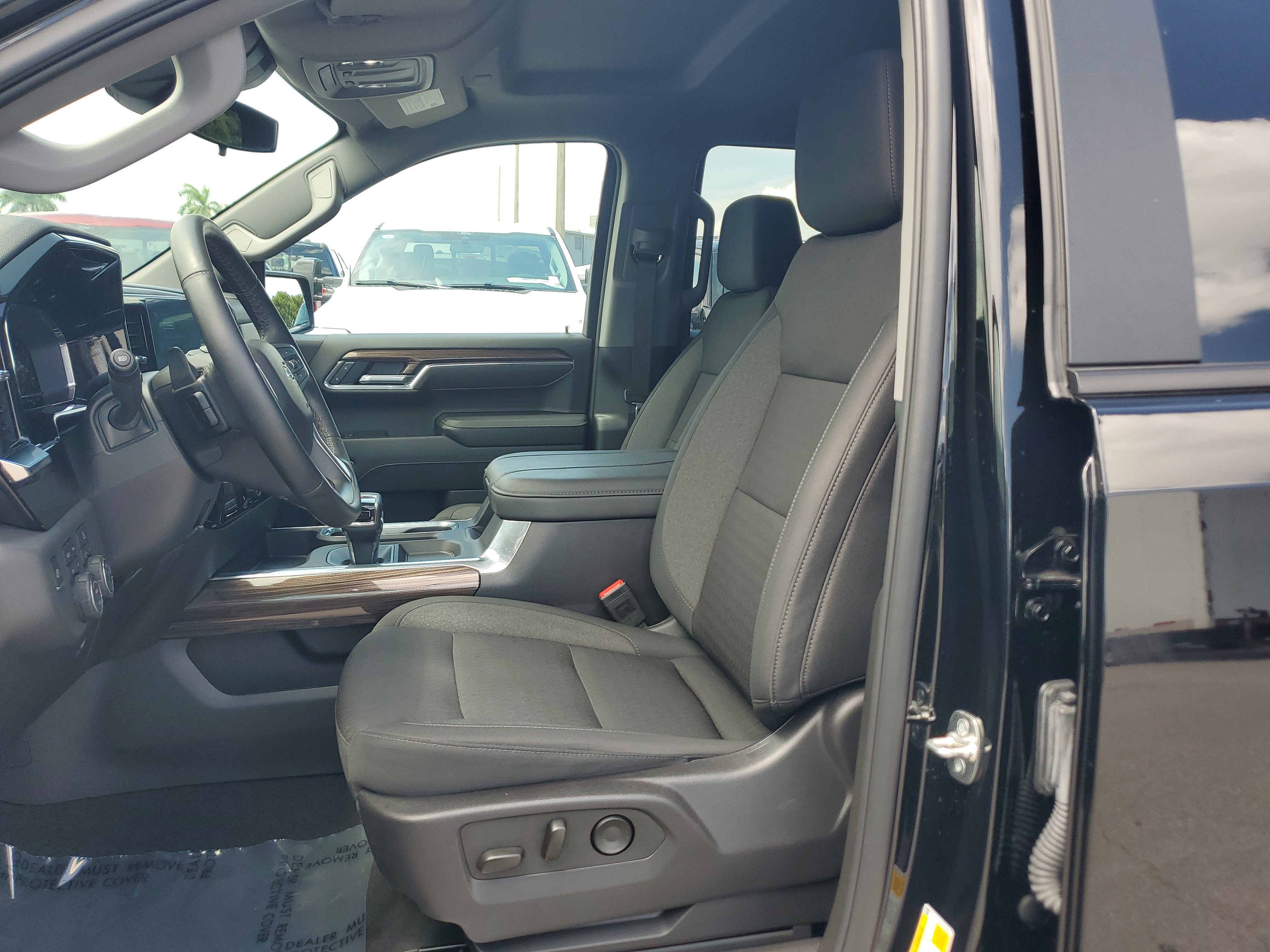 Used 2025 Chevrolet Silverado 1500 LT Trail Boss image 11