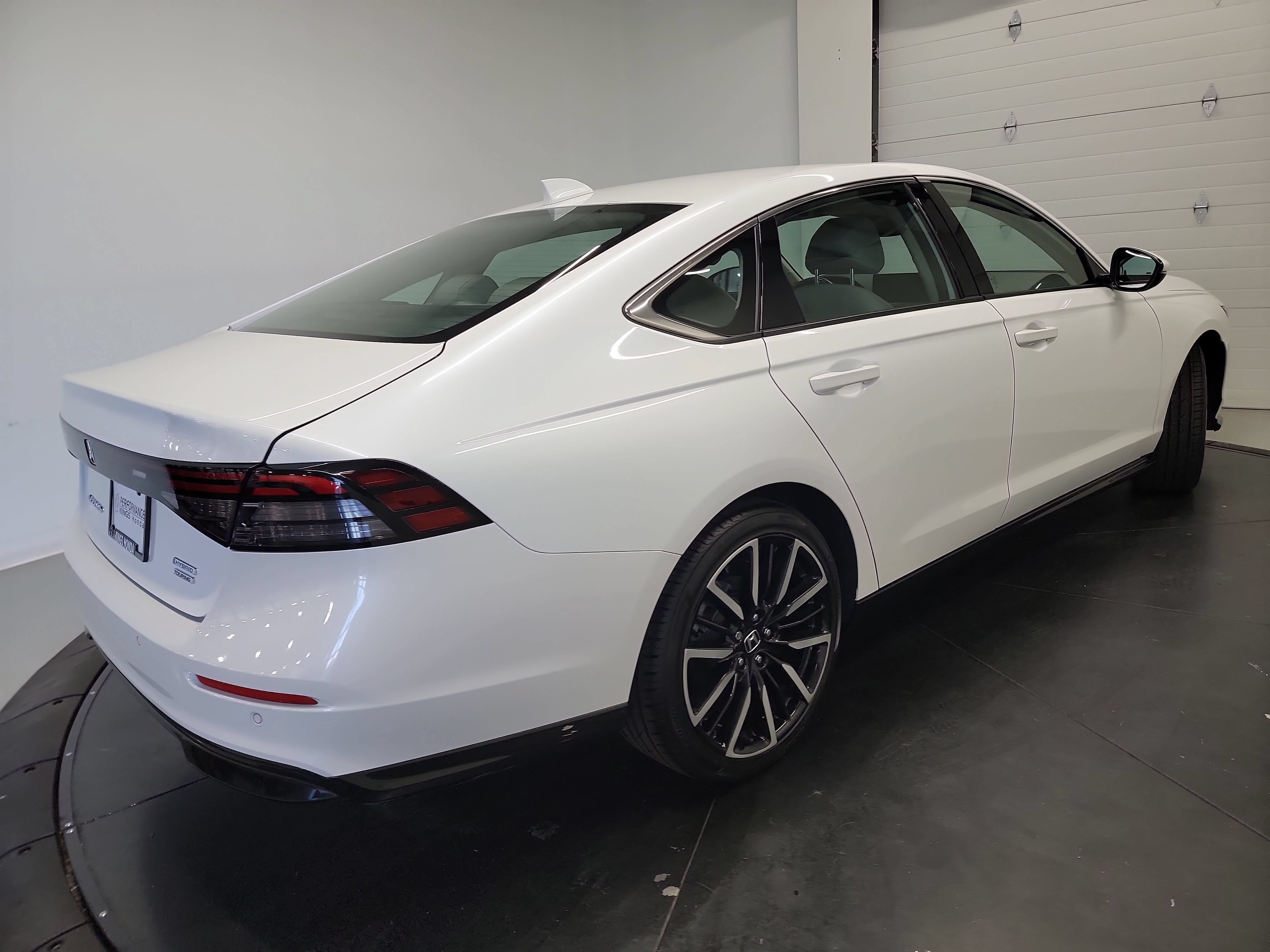 Used 2023 Honda Accord Touring image 9