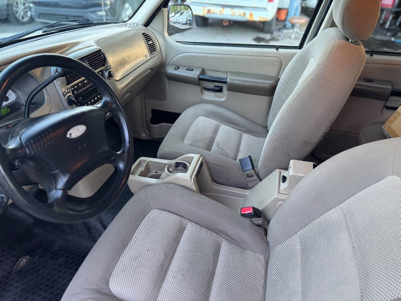 Used 2005 Ford Explorer Sport Trac XLT AWD/4WD image 9