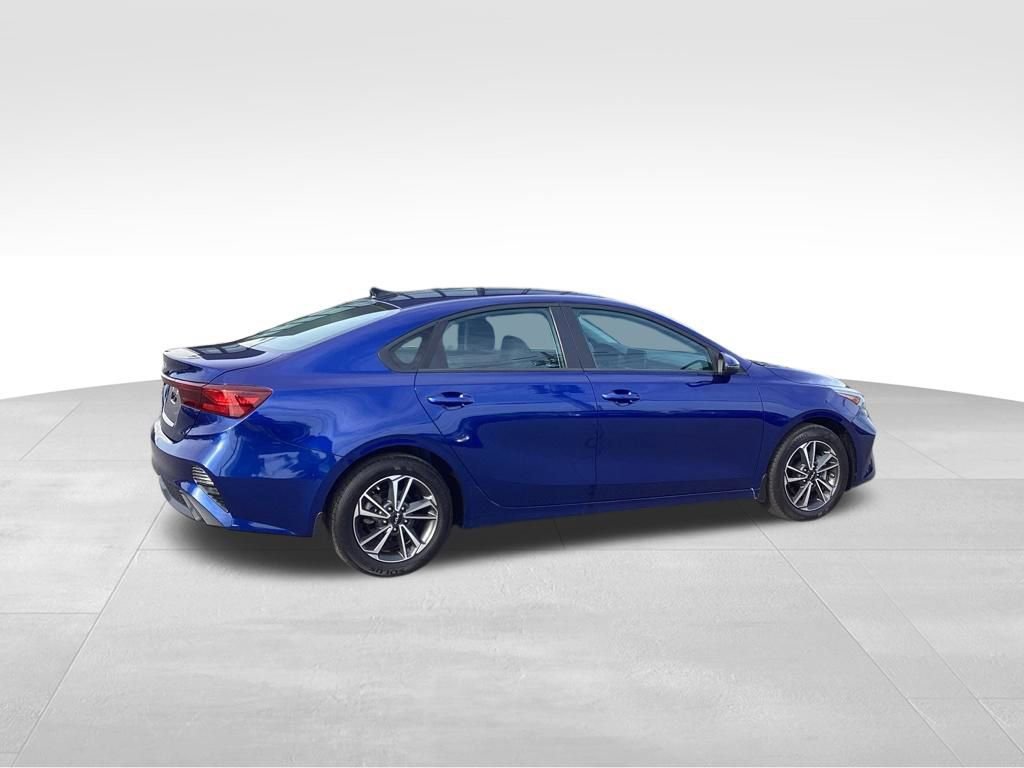 Used 2023 Kia Forte LXS w/ LXS Technology Package FWD image 6