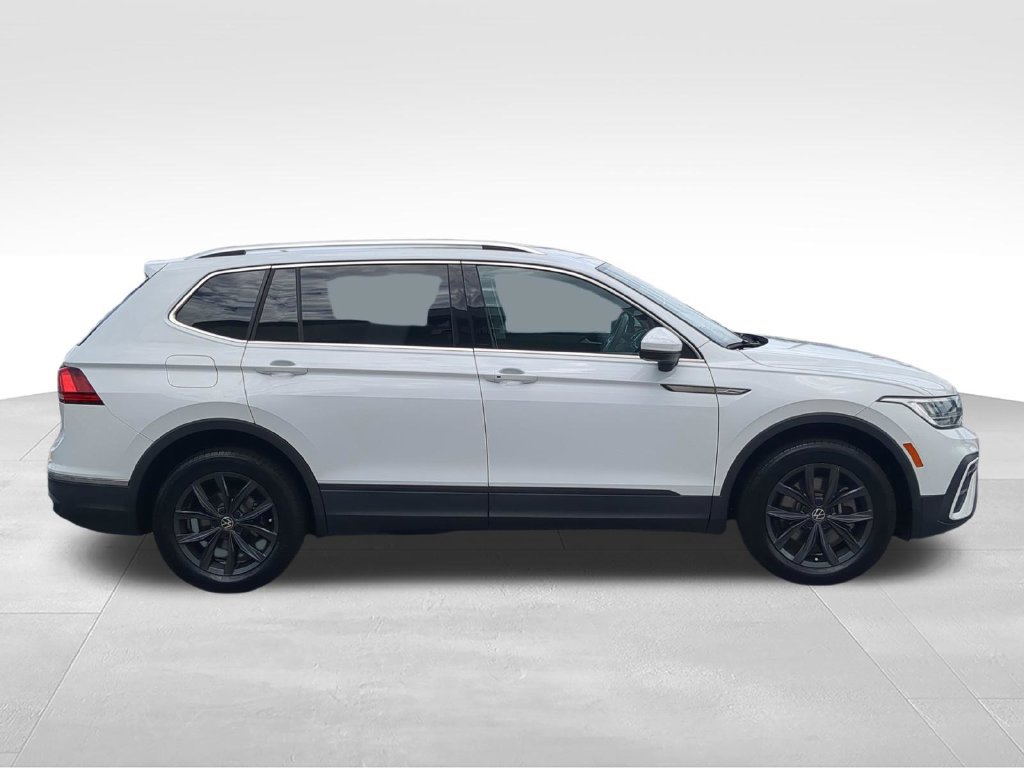 Used 2022 Volkswagen Tiguan SE FWD image 2