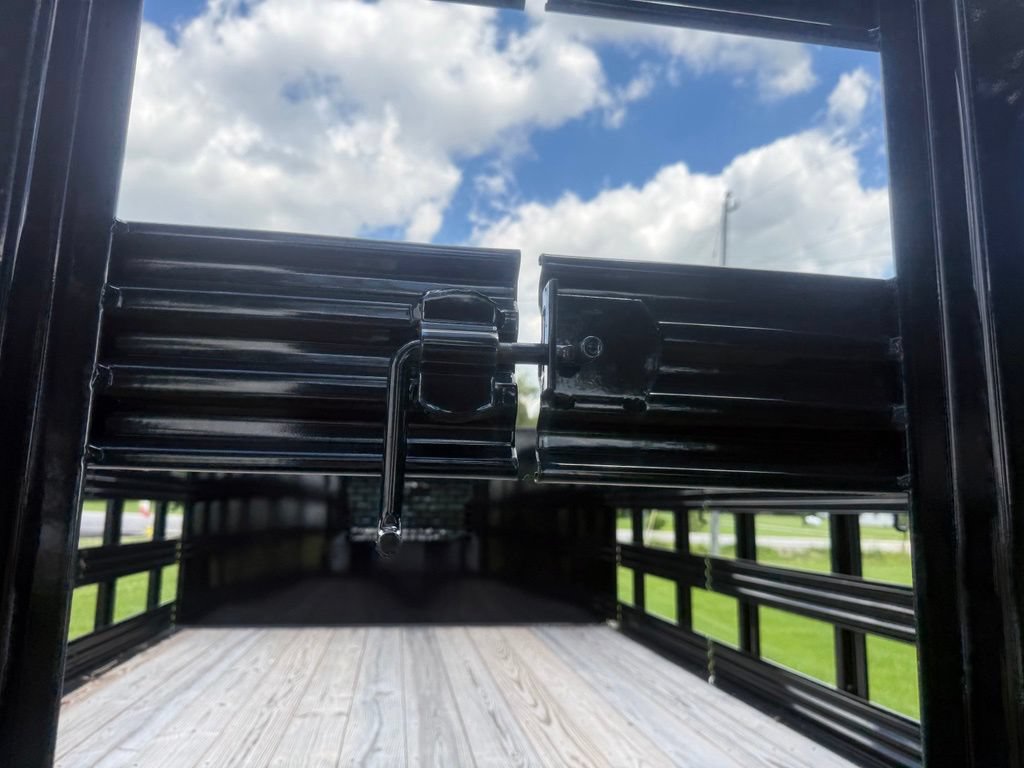 New 2024 RAM 5500 Tradesman w/ Safety Group AWD/4WD image 42