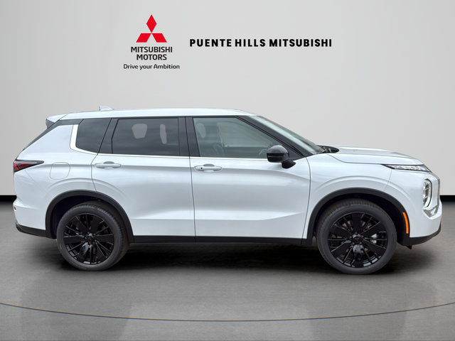New 2026 Mitsubishi Outlander LE FWD image 4