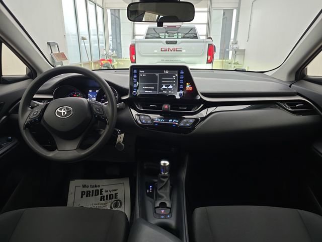 Used 2022 Toyota C-HR XLE image 12