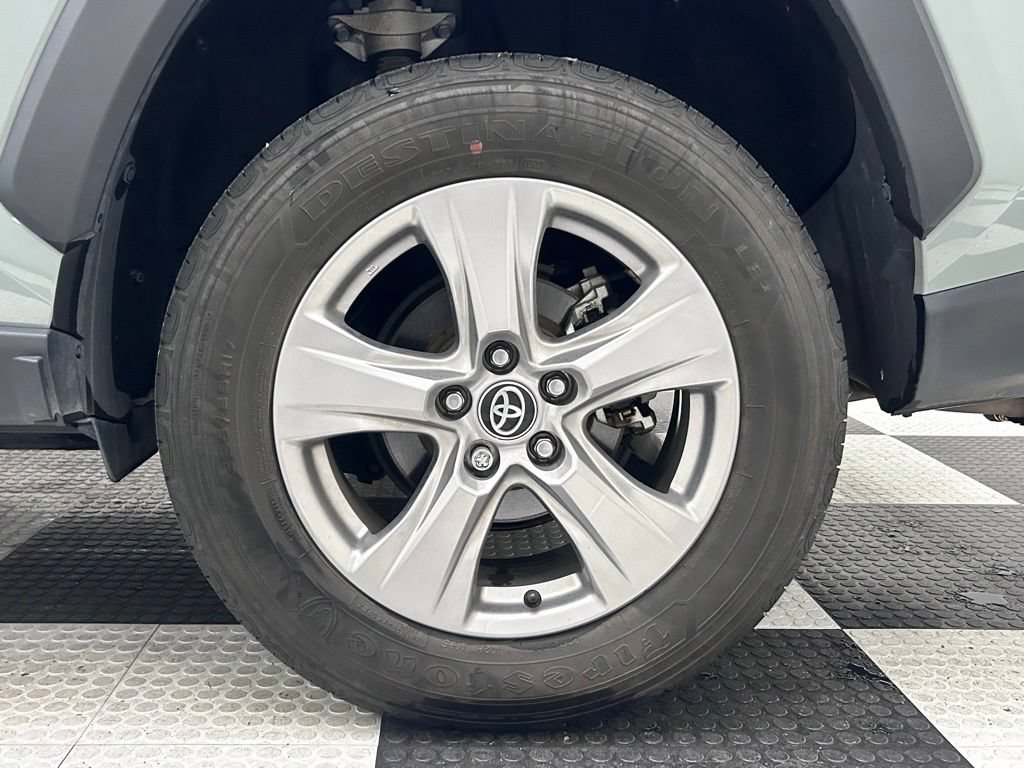 Used 2023 Toyota RAV4 XLE AWD/4WD image 8