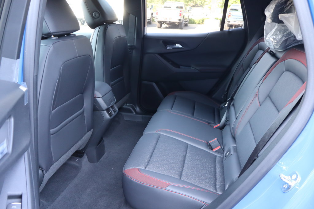 New 2027 Chevrolet Equinox RS FWD image 17