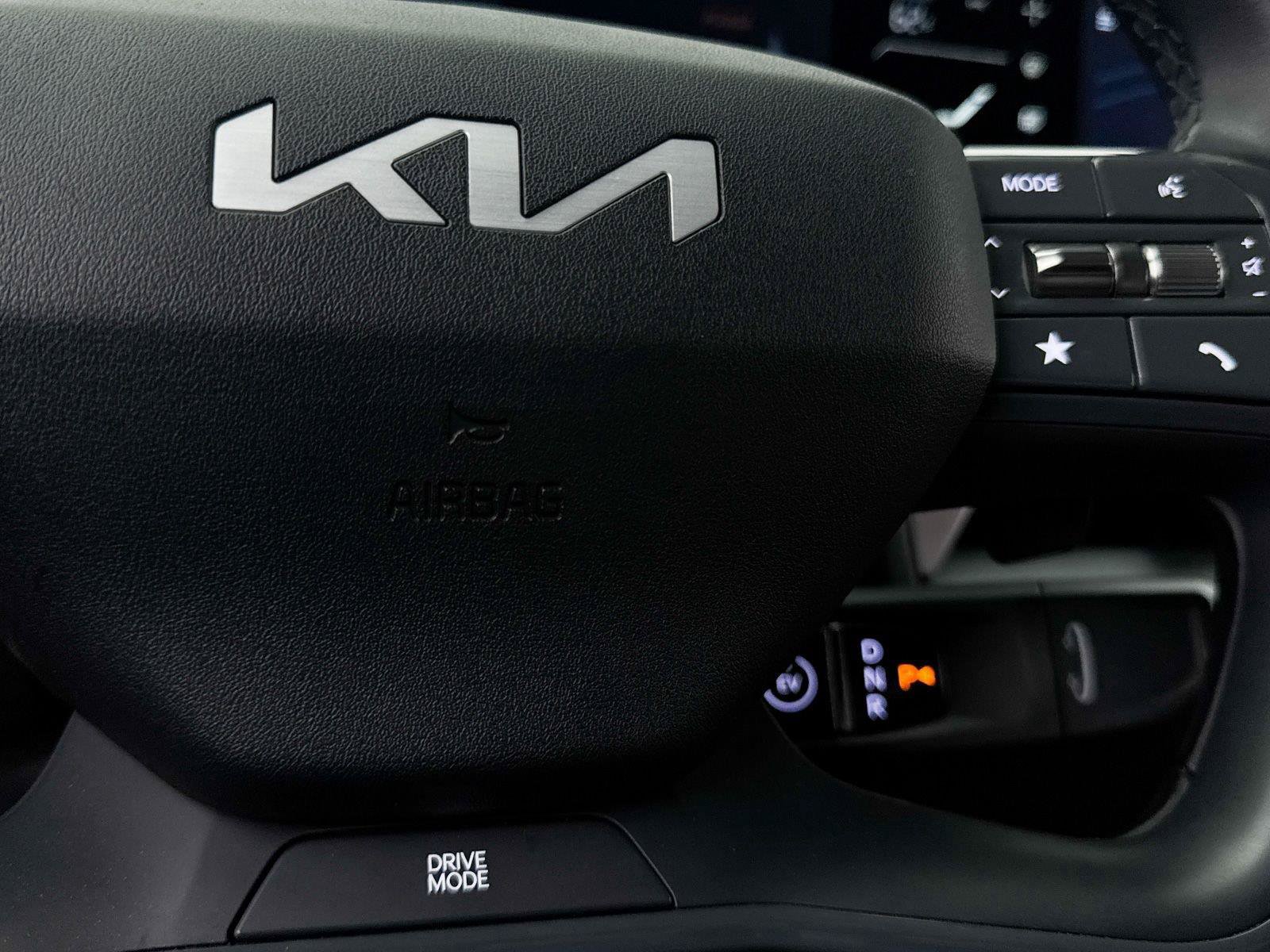 Used 2024 Kia EV9 Light Long Range RWD image 9