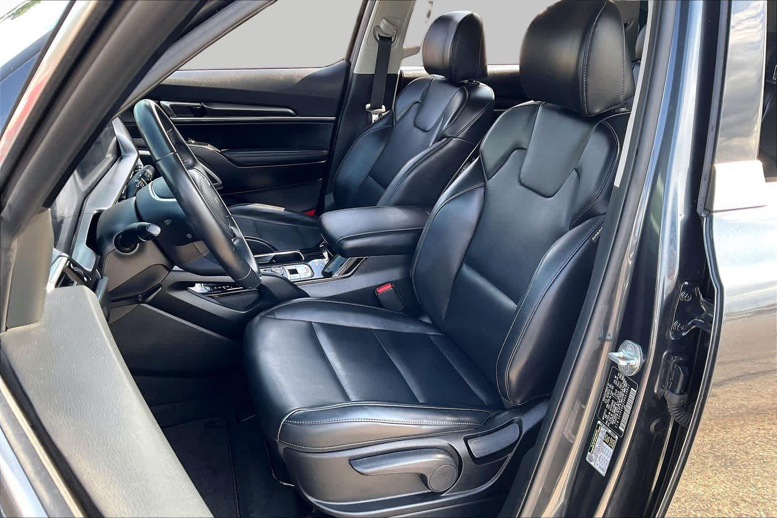 Used 2024 Kia Telluride LX FWD image 8