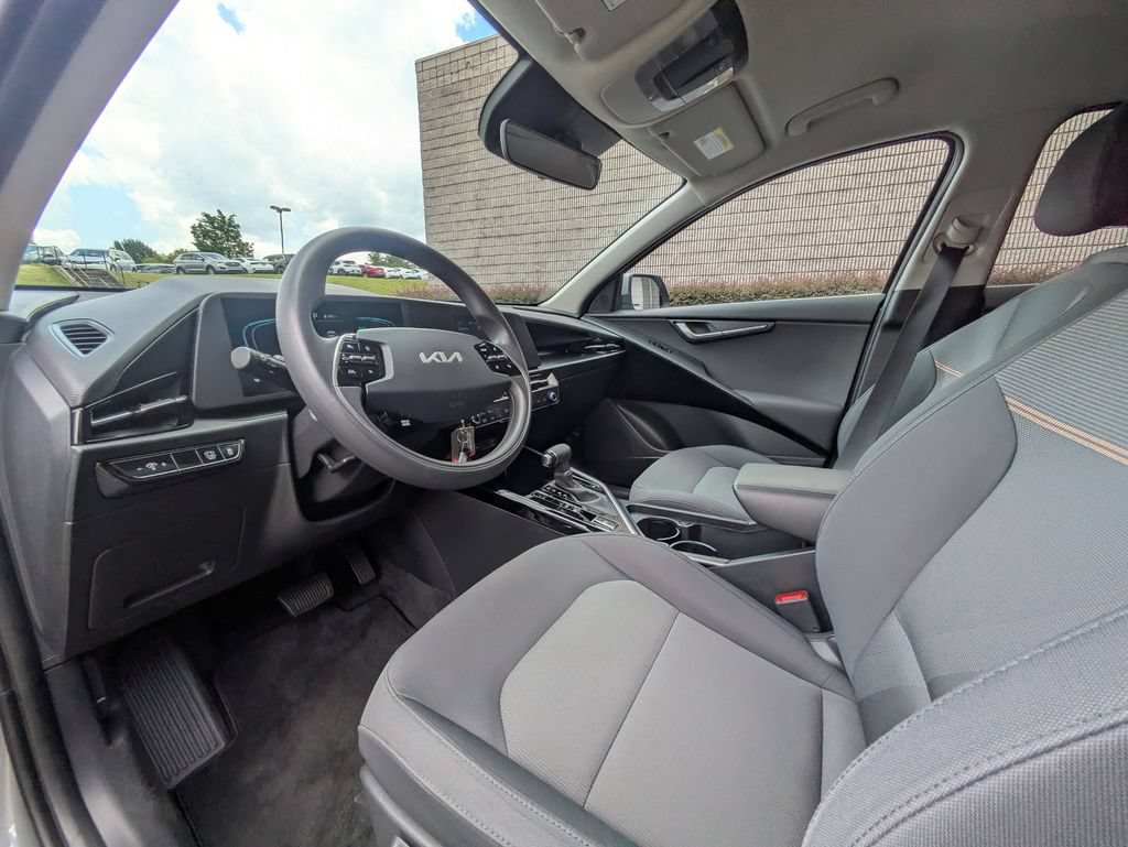 Used 2025 Kia Niro LX FWD image 15