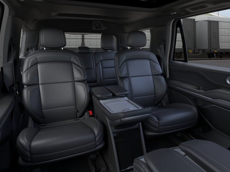 New 2026 Lincoln Navigator Reserve w/ Jet Appearance Package AWD/4WD image 11