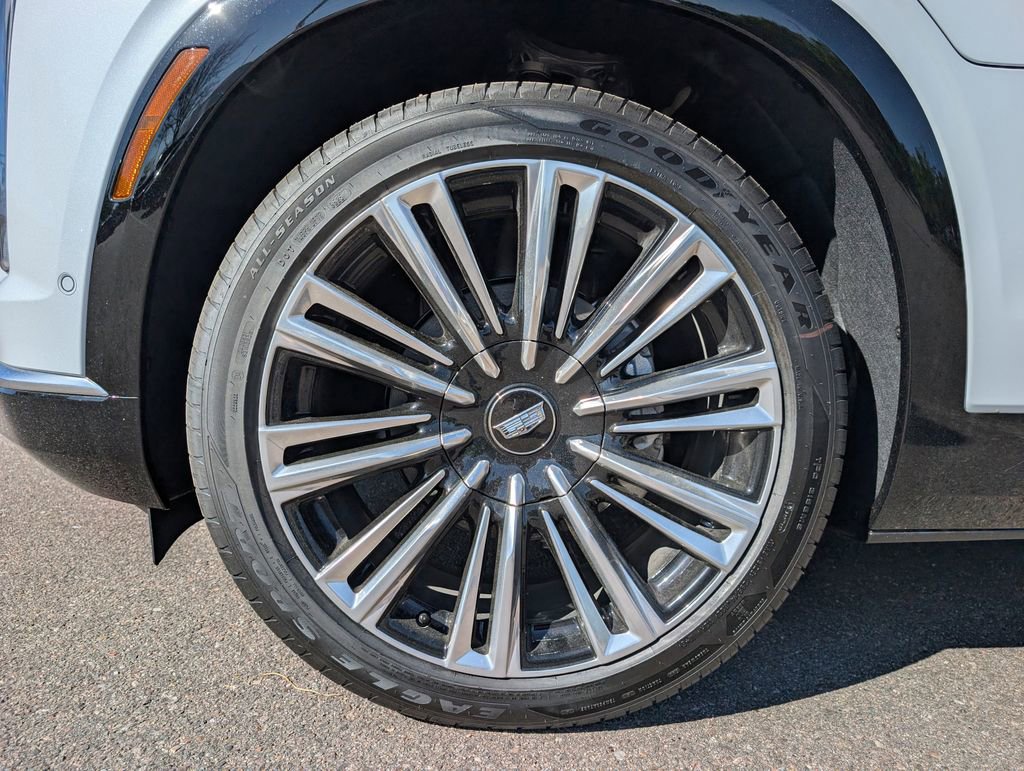 New 2026 Cadillac Vistiq Premium Luxury w/ LPO, Floor Liner Package AWD/4WD image 9