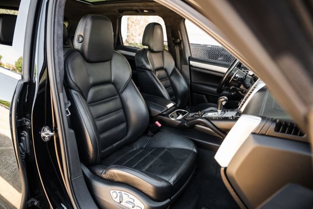 Used 2012 Porsche Cayenne Turbo AWD/4WD image 65