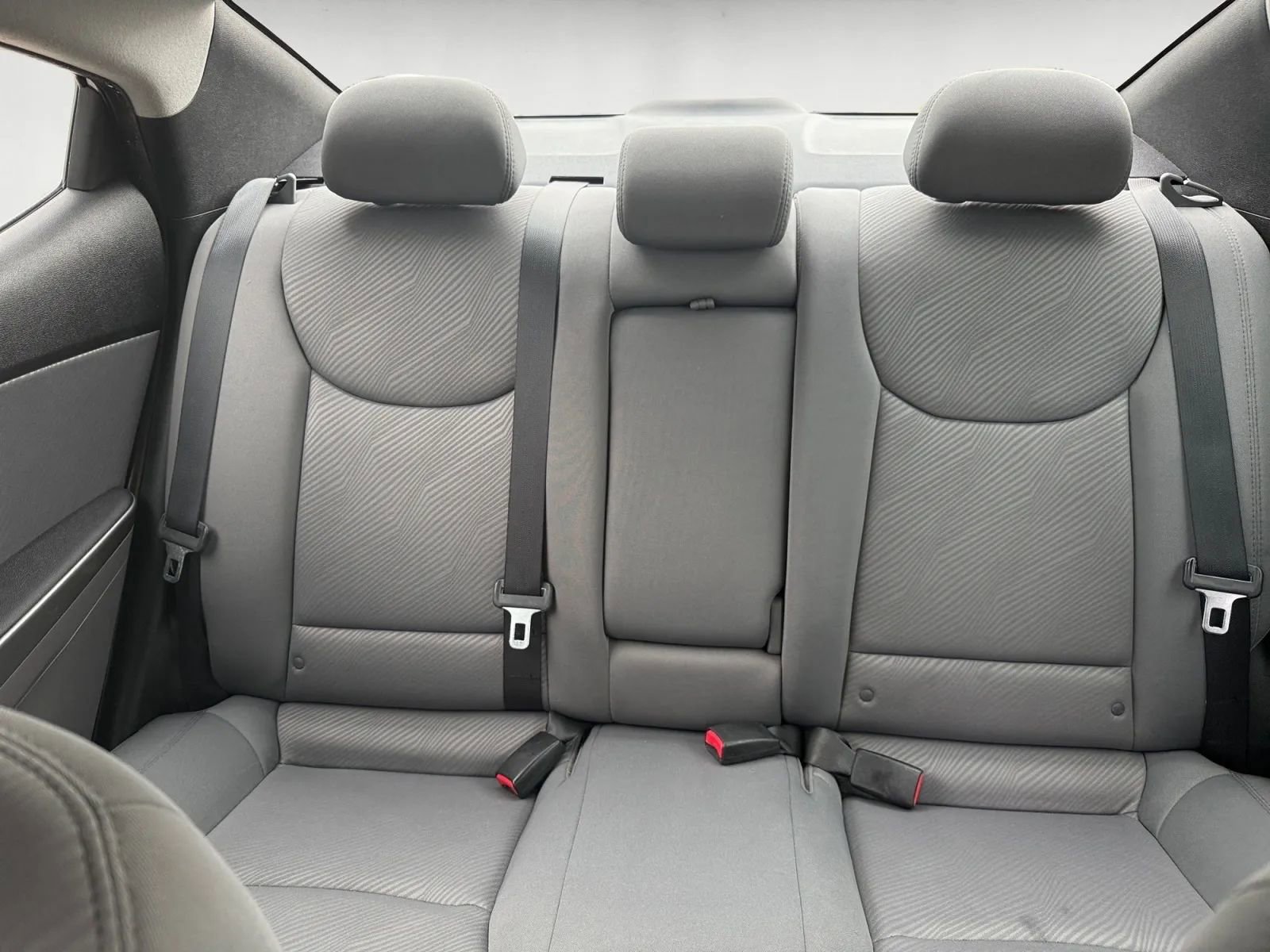 Used 2013 Hyundai Elantra GLS w/ Preferred Pkg FWD image 13