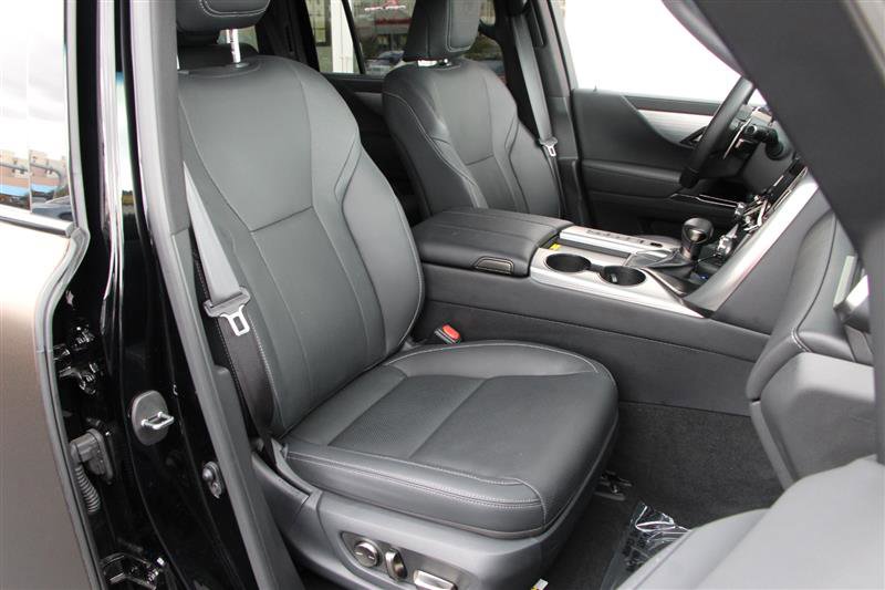 Used 2024 Lexus LX 600 F Sport image 7