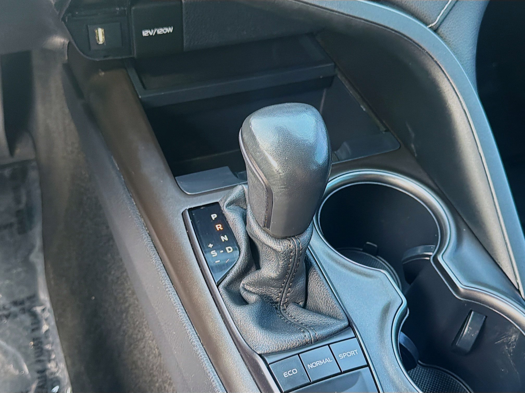 Used 2023 Toyota Camry SE FWD image 15