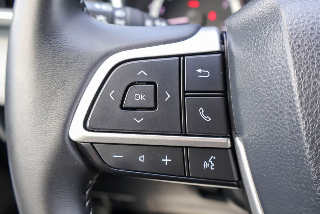 Used 2024 Toyota Highlander XLE AWD/4WD image 15