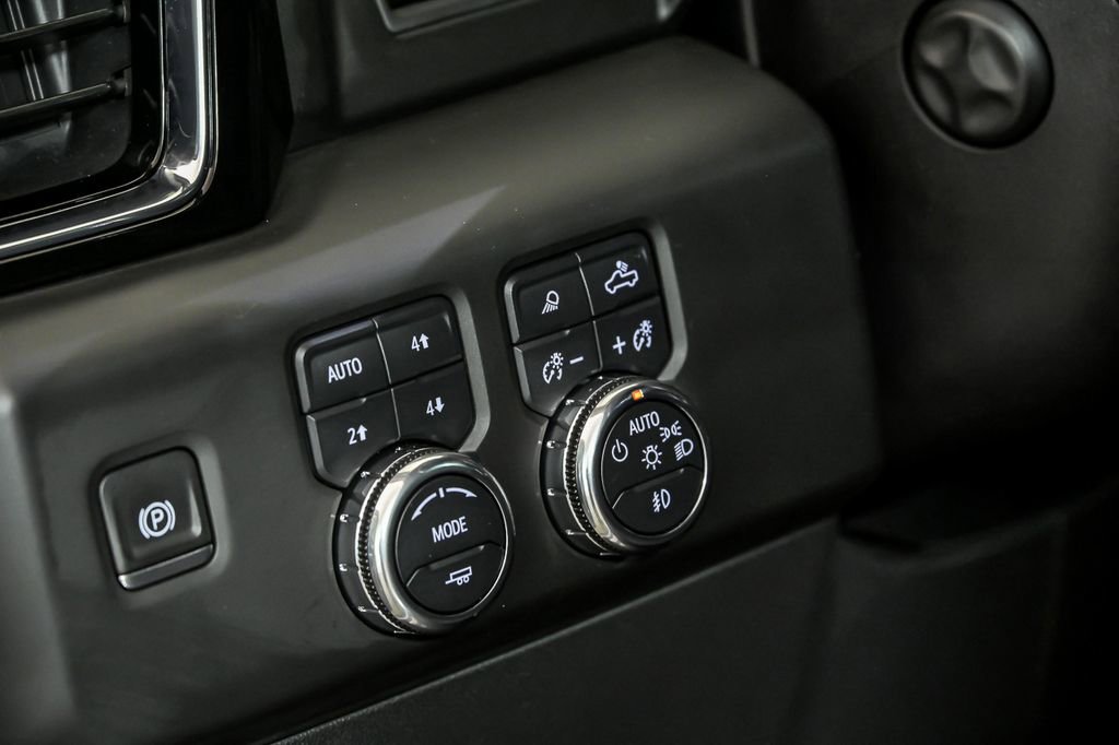 Used 2024 GMC Sierra 1500 Denali AWD/4WD image 19