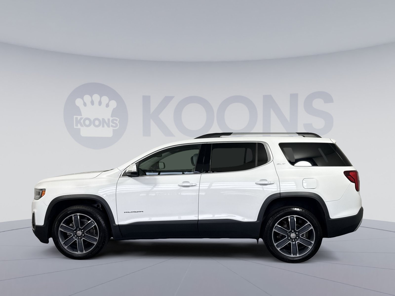 Used 2020 GMC Acadia SLT w/ Trailering Package AWD/4WD image 2