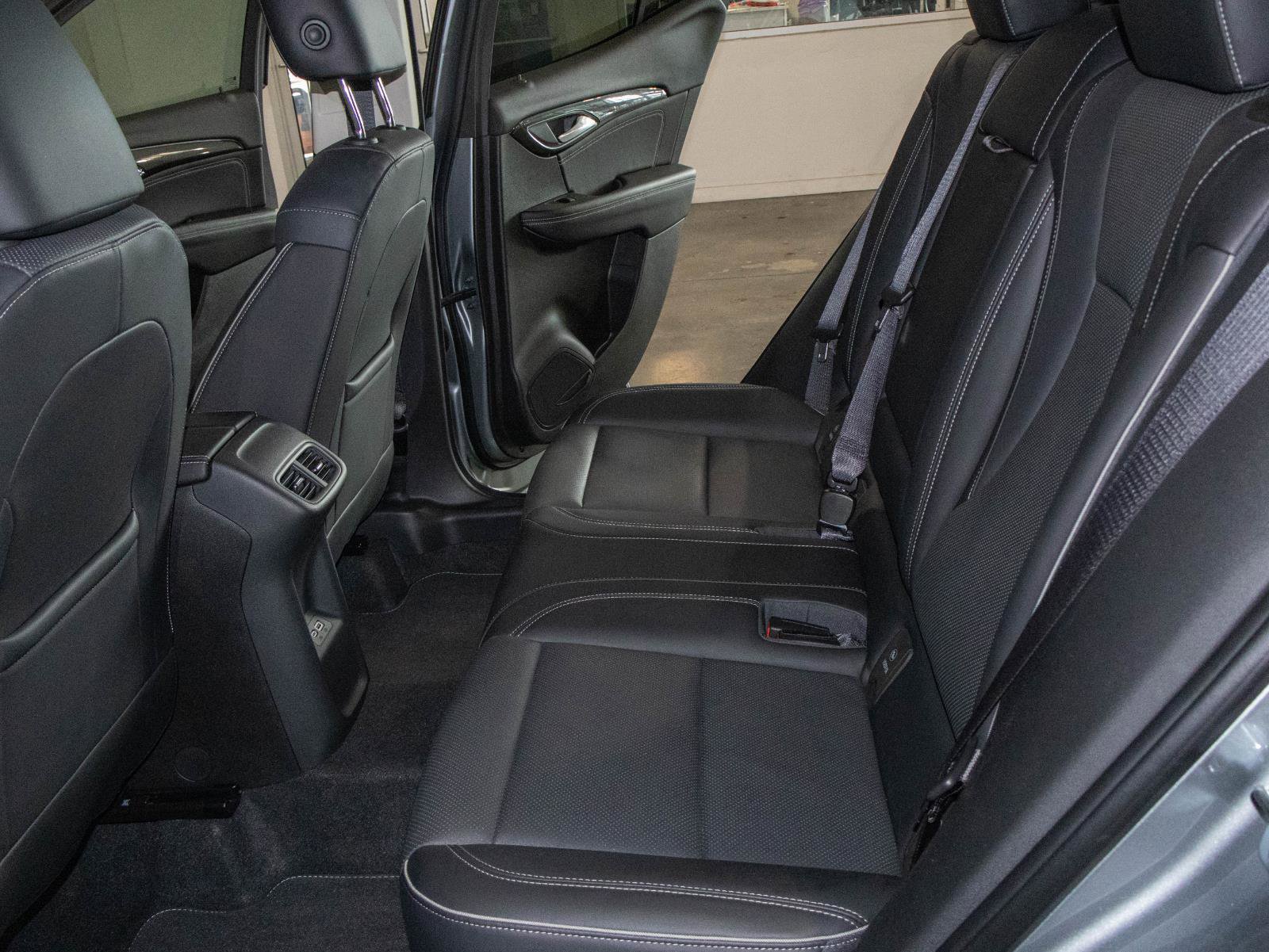 Used 2023 Buick Envision Essence image 13