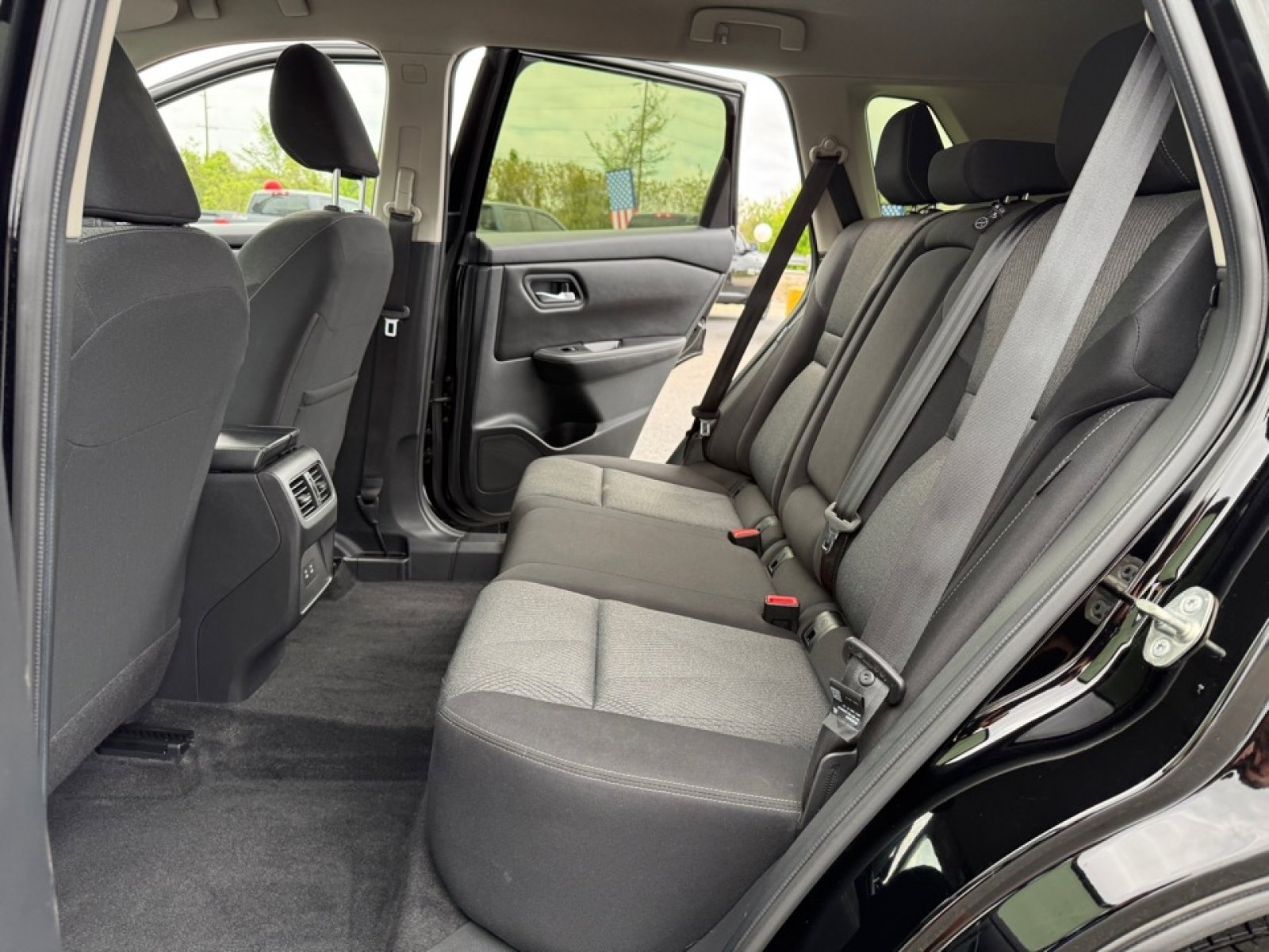 Used 2024 Nissan Rogue SV image 14