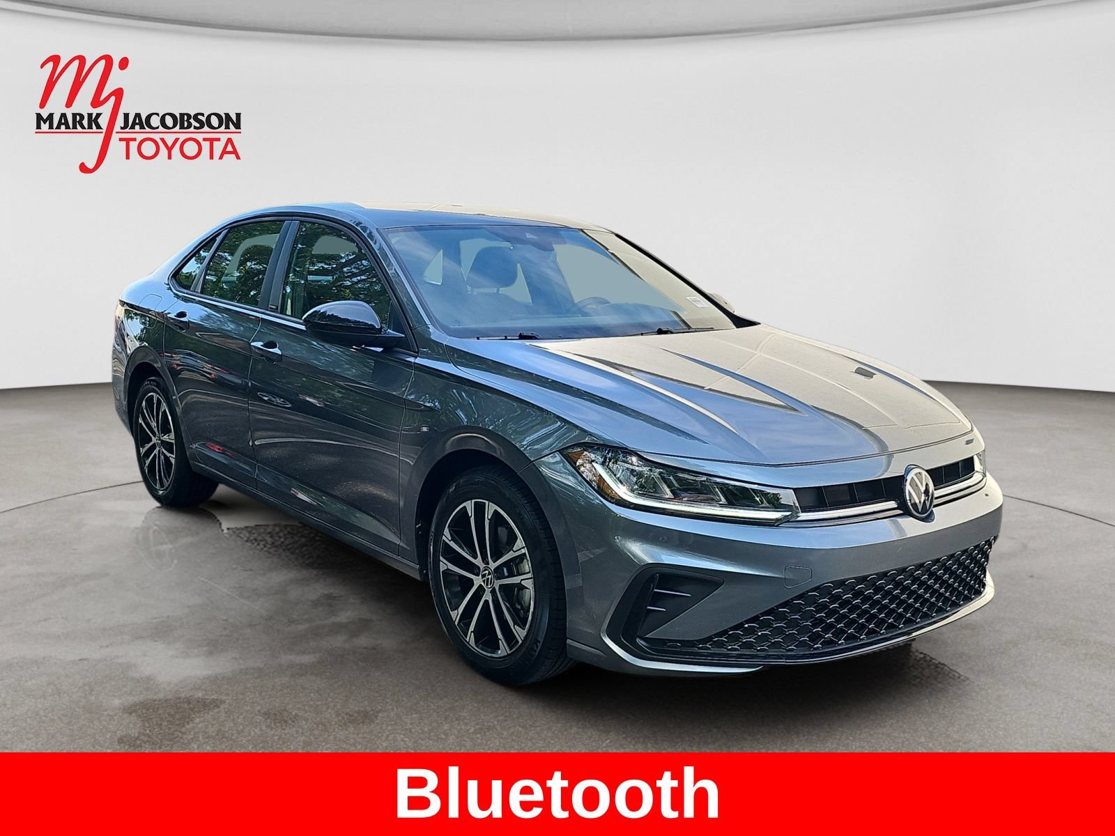 Used 2025 Volkswagen Jetta Sport FWD image 4