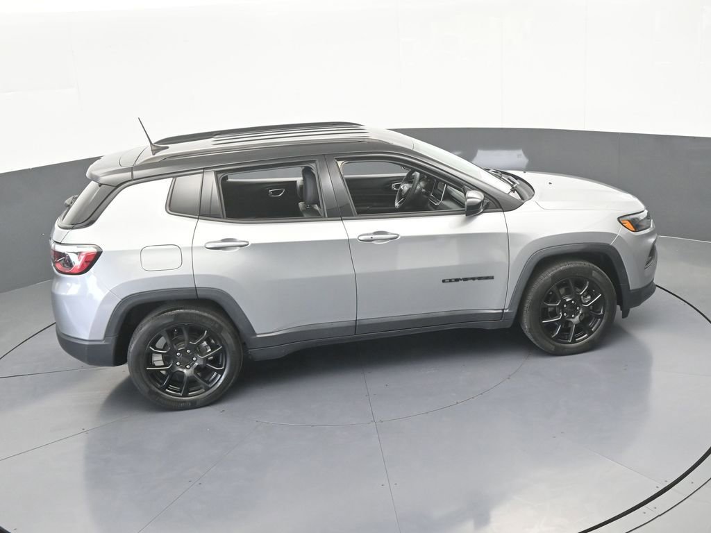 Used 2022 Jeep Compass Latitude FWD image 47