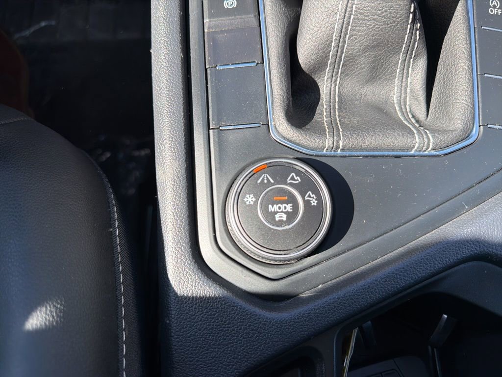 Used 2022 Volkswagen Taos SE image 27