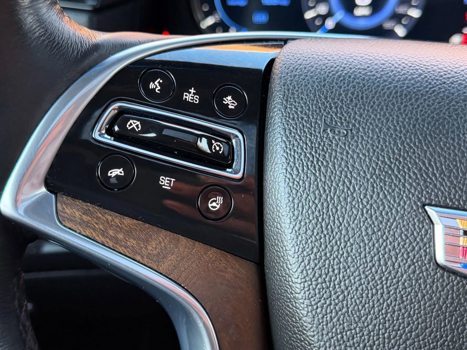 Used 2019 Cadillac Escalade Premium Luxury image 28