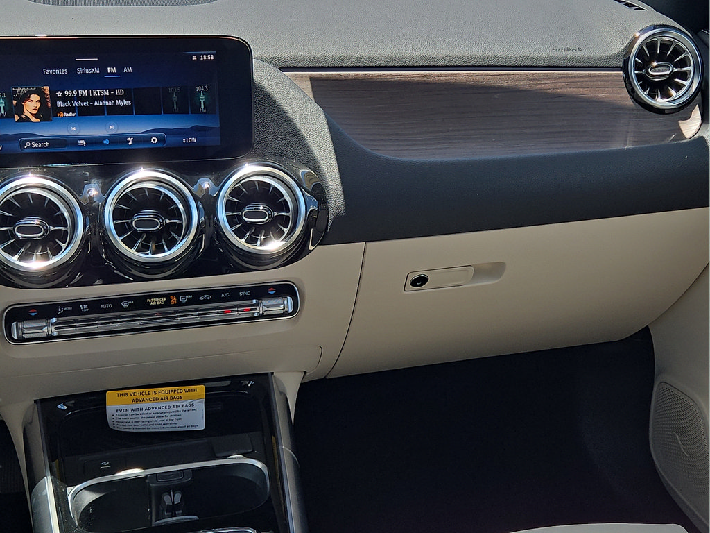 New 2026 Mercedes-Benz GLA 250 image 16