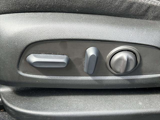 Used 2023 GMC Terrain SLE w/ Driver Convenience Package image 20