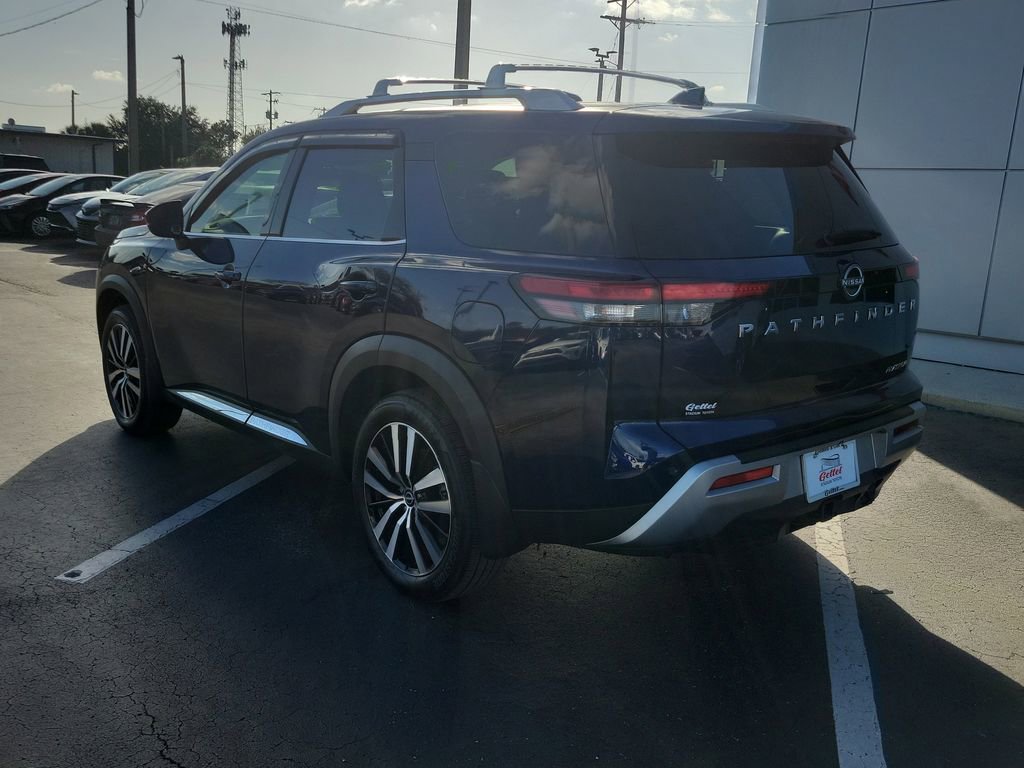 Used 2025 Nissan Pathfinder Platinum w/ Cargo Package image 4