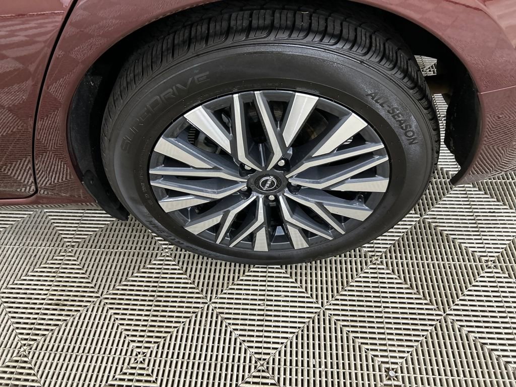 Used 2024 Nissan Altima 2.5 SV image 10