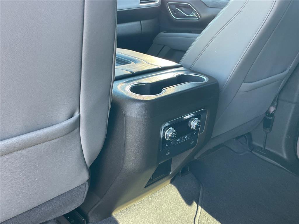Used 2023 GMC Yukon SLT w/ SLT Luxury Package RWD image 23