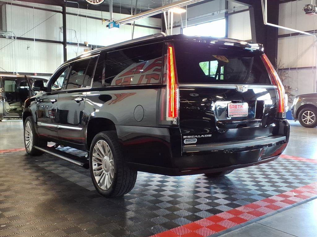 Used 2018 Cadillac Escalade ESV Platinum image 4