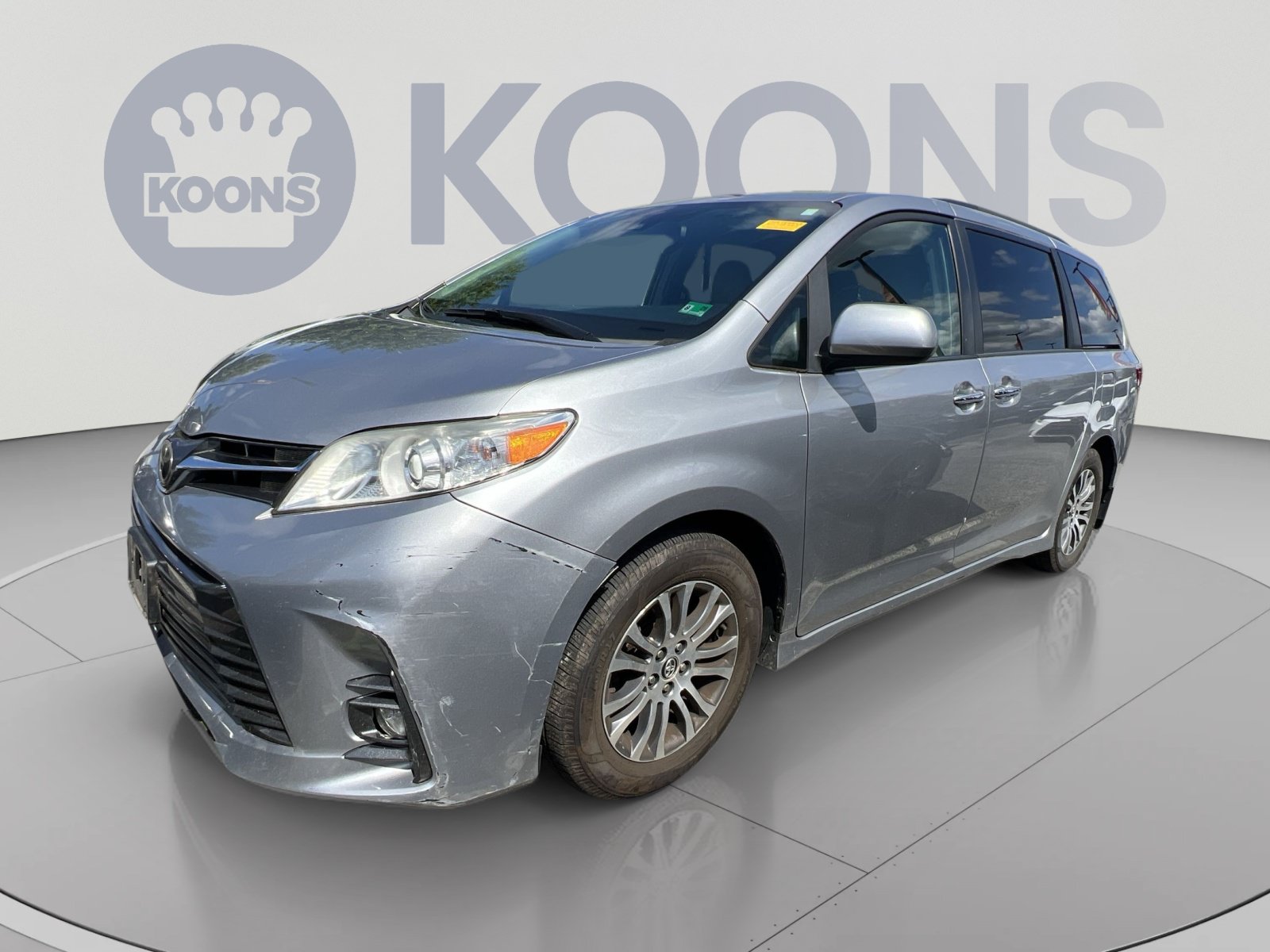 Used 2018 Toyota Sienna XLE