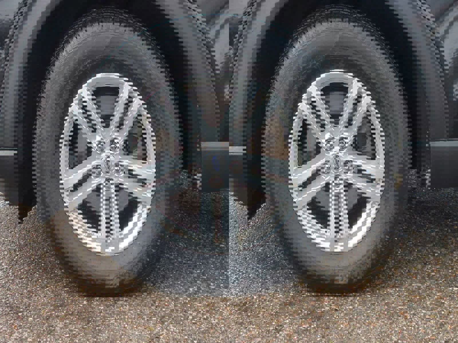 Used 2020 Ford Explorer XLT w/ Equipment Group 202A image 14