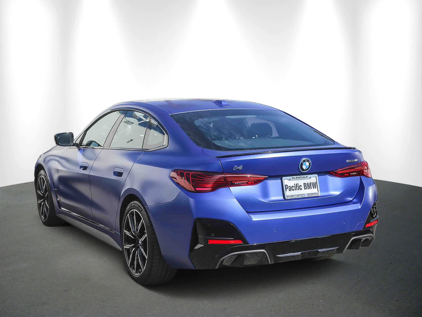 Used 2025 BMW i4 eDrive40 w/ M Sport Package image 4