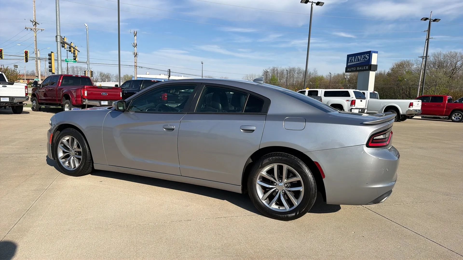 Used 2015 Dodge Charger SXT w/ Plus Group RWD image 10