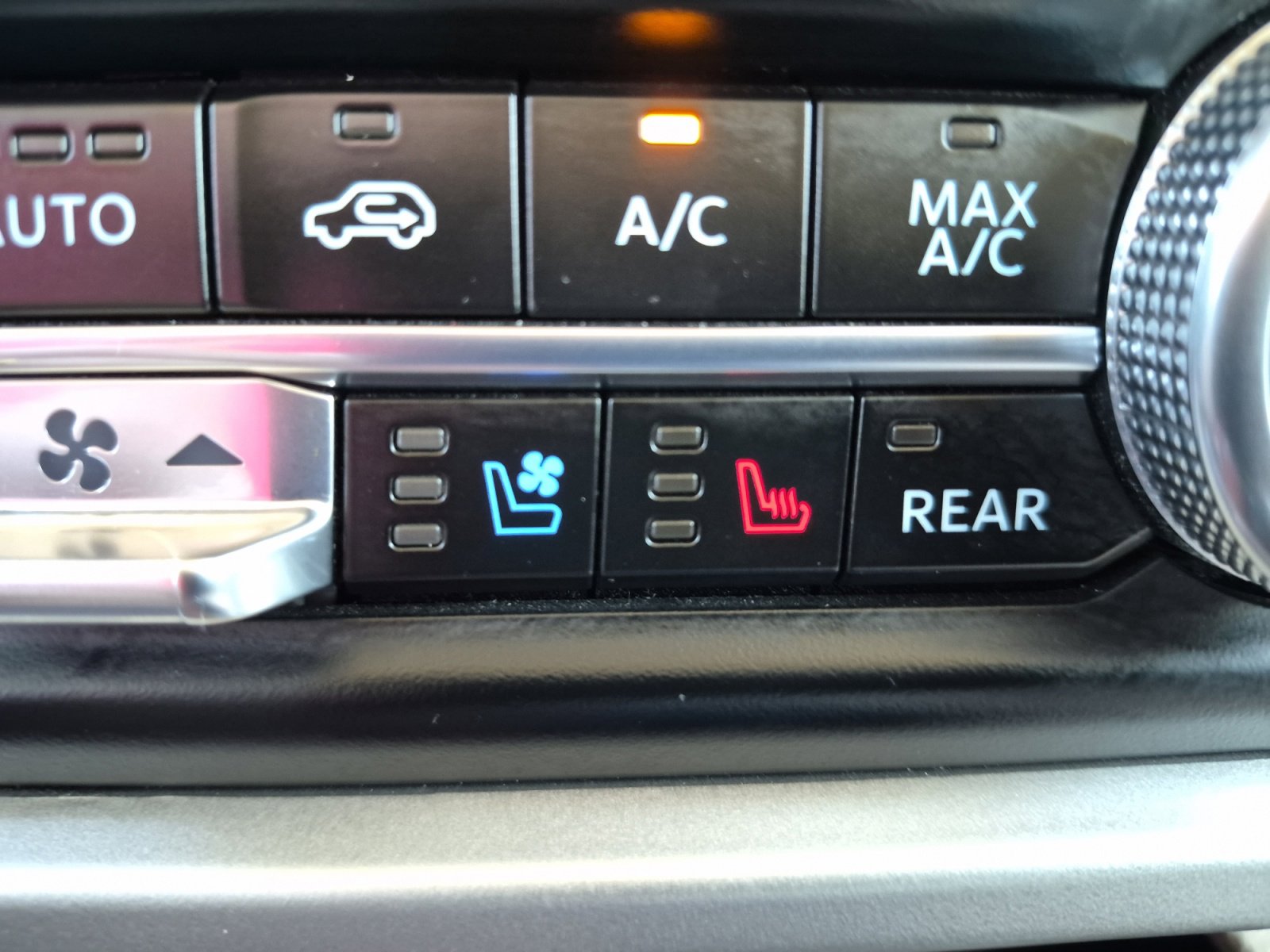 Used 2024 Ford Expedition Limited image 24