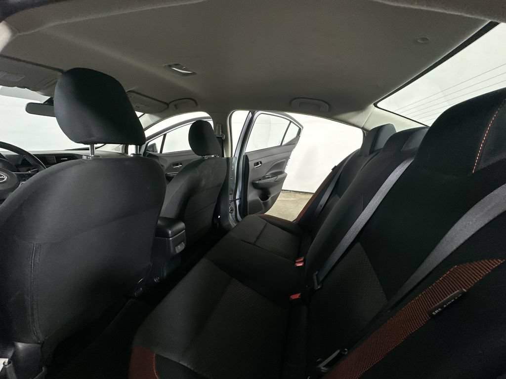 Used 2025 Nissan Versa SR FWD image 13