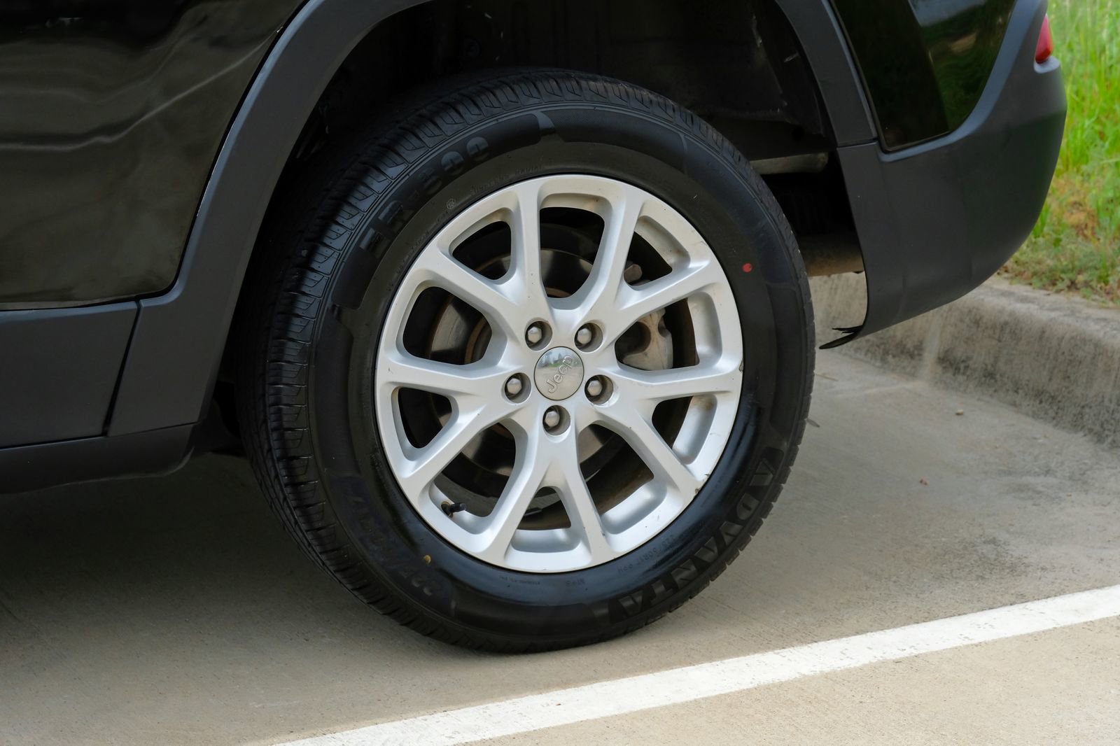 Used 2017 Jeep Cherokee Latitude w/ Safety/Convenience Group image 57