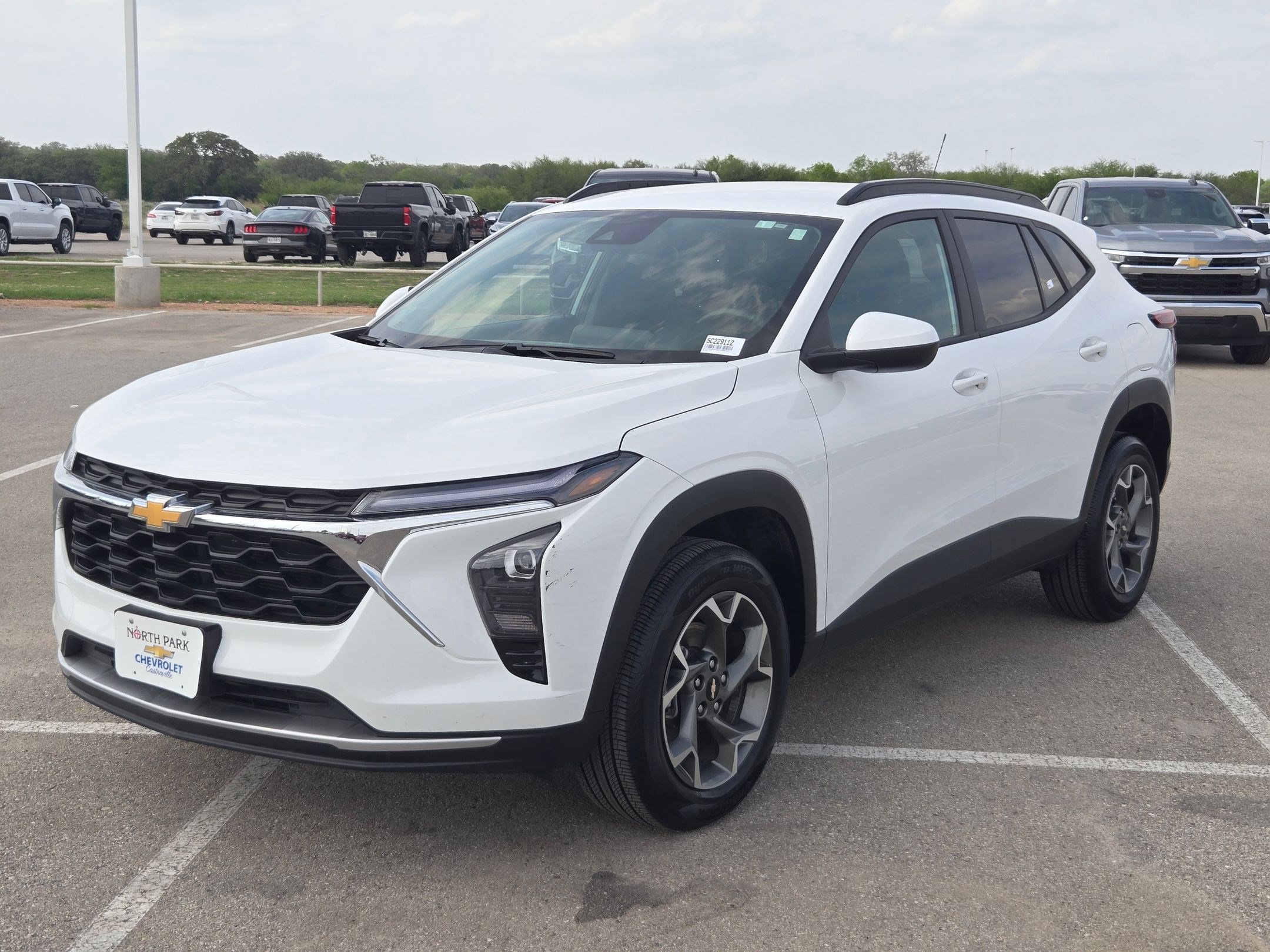 Certified 2025 Chevrolet Trax LT w/ Driver Confidence Package FWD image 7