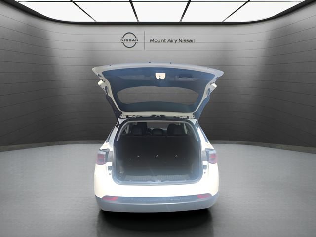 Used 2018 Jeep Compass Latitude w/ Popular Equipment Group image 6