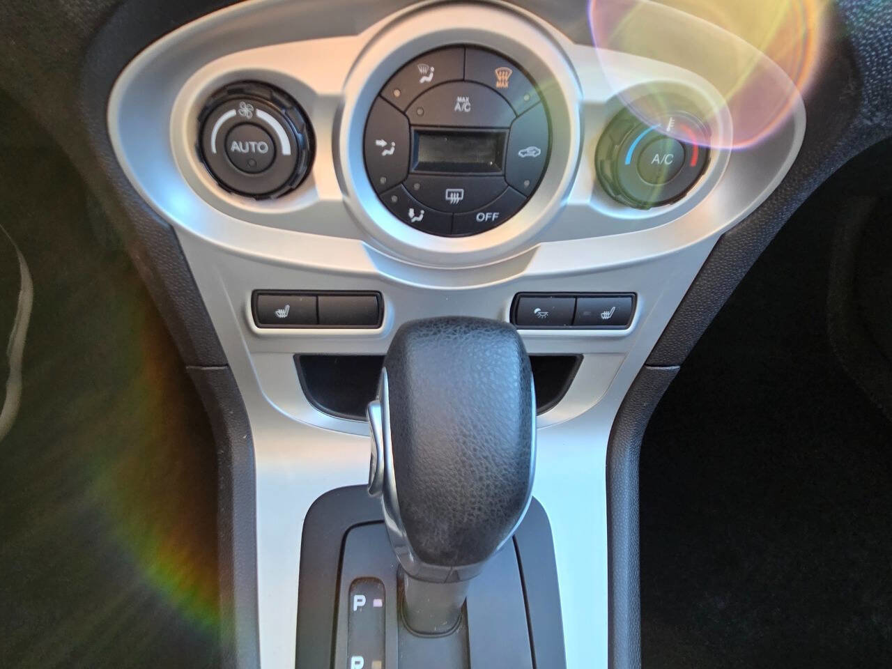 Used 2015 Ford Fiesta SE w/ Comfort Package image 18