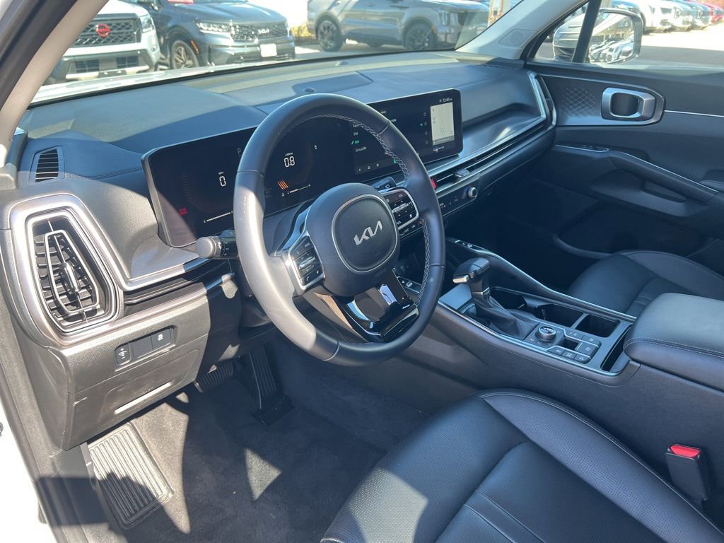 Certified 2025 Kia Sorento S image 6