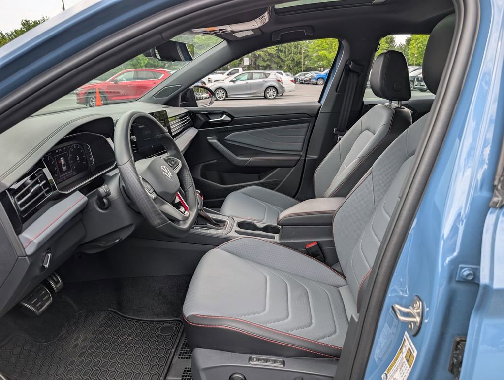 Used 2026 Volkswagen Jetta GLI Autobahn FWD image 11