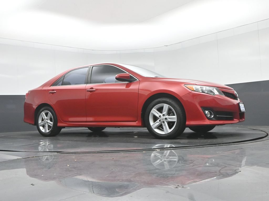 Used 2012 Toyota Camry SE FWD image 48