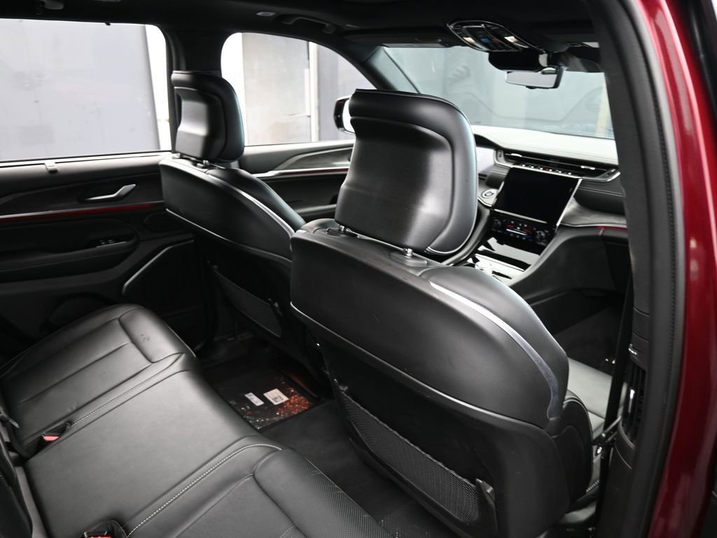 Used 2023 Jeep Grand Cherokee Overland w/ Luxury Tech Group IV image 47