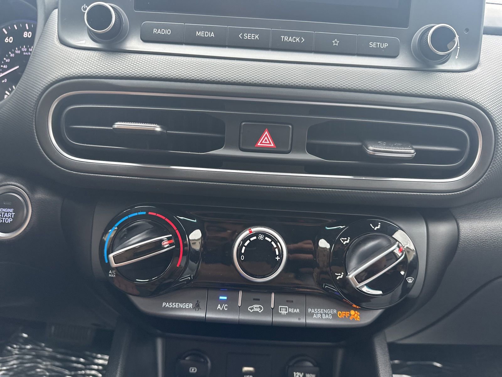 Used 2023 Hyundai Kona SEL image 24